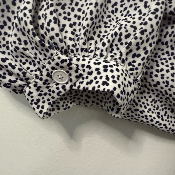 Ann Taylor Medium Black Spotted Long Sleeve Keyhole Front Blouse - Picture 4 of 8